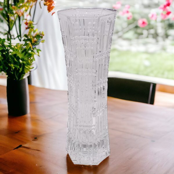 11.5 - Inch Crystal Glass Vase - Flowers to Nepal - FTN