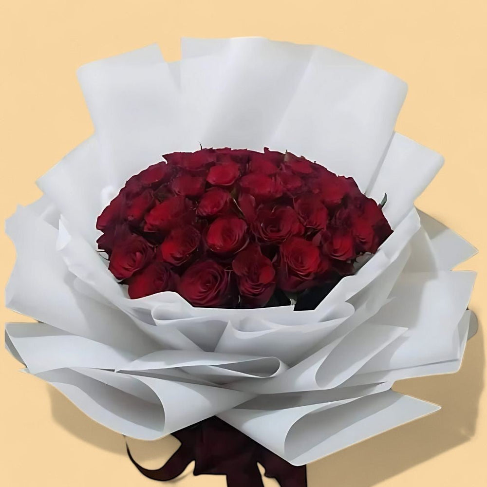 Bouquet of 100 Romantic Roses - Flowers to Nepal - FTN