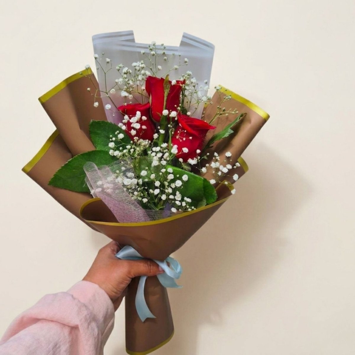 Charming Rose Trio Arrangement - Flowers to Nepal - FTN