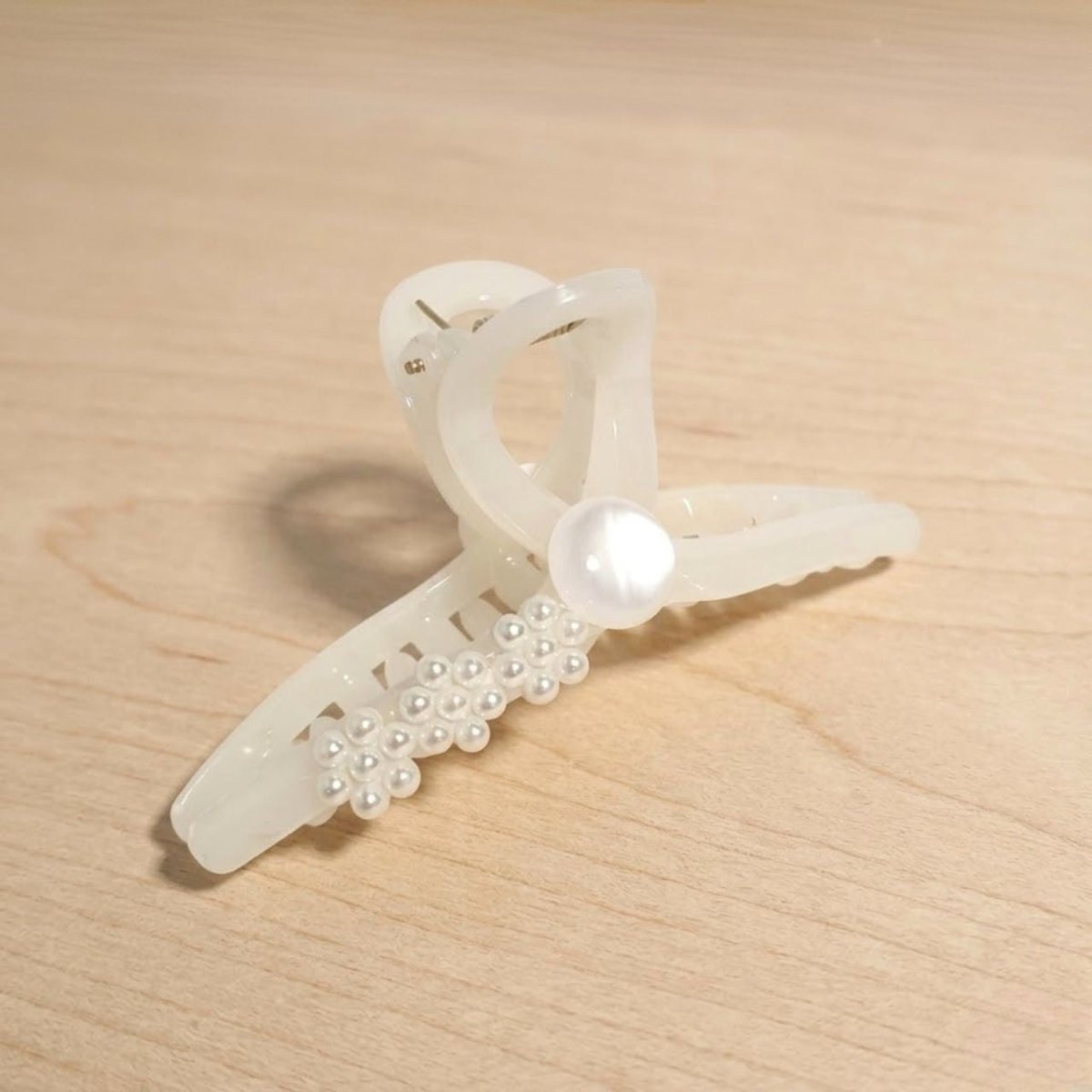 Elegant Pearl Cross Hair Clip (Color May Vary) - Flowers to Nepal - FTN