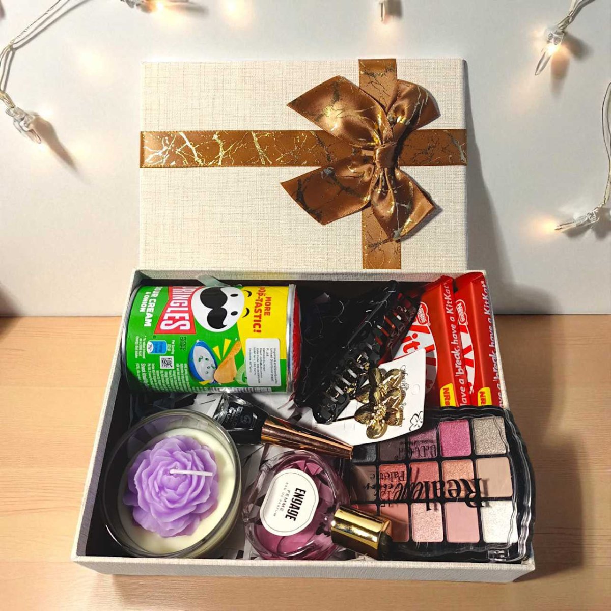 Elegant Sparkle Gift Set for Her - Flowers to Nepal - FTN