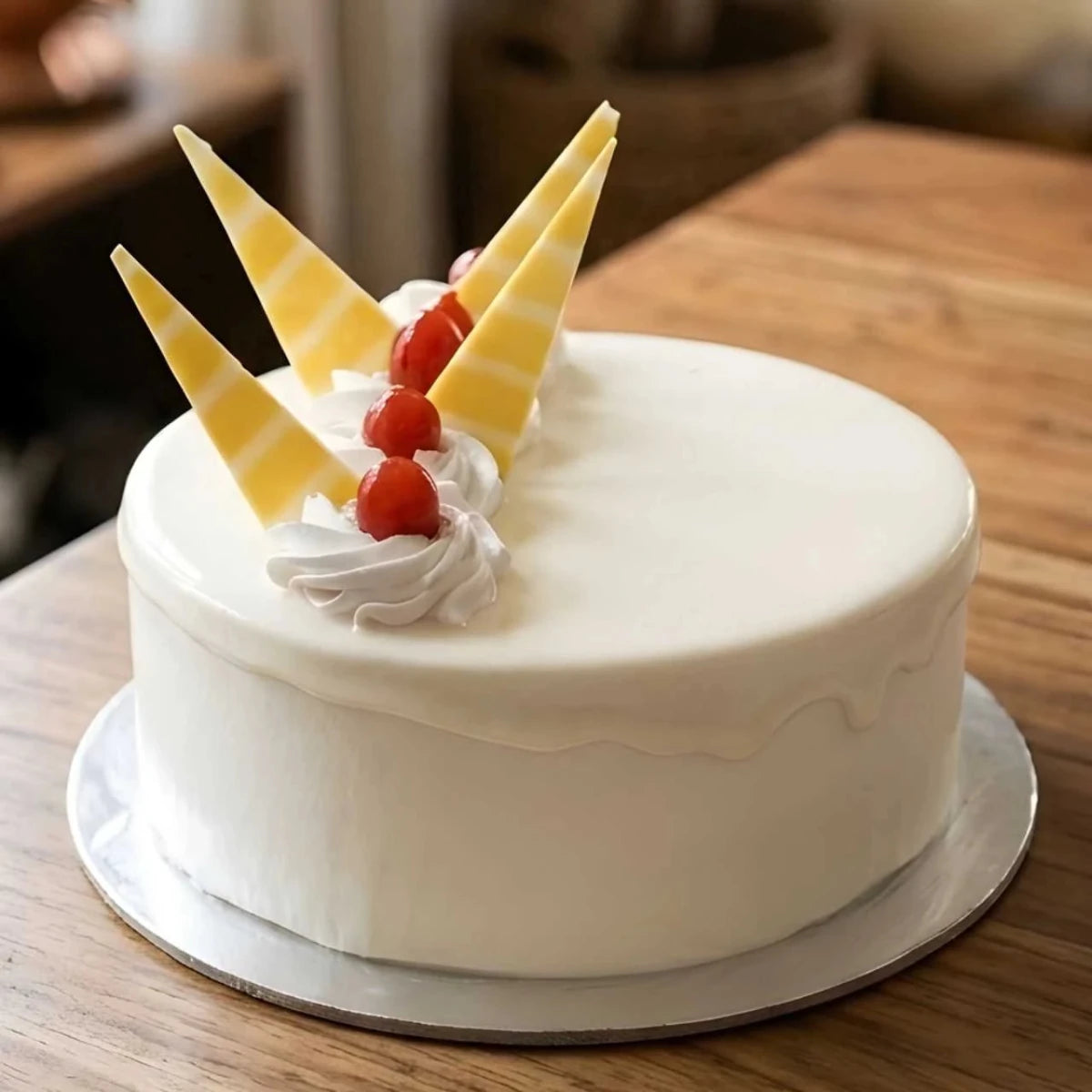 Elegant Vanilla Cream Cake – Chitwan Only - Flowers to Nepal - FTN