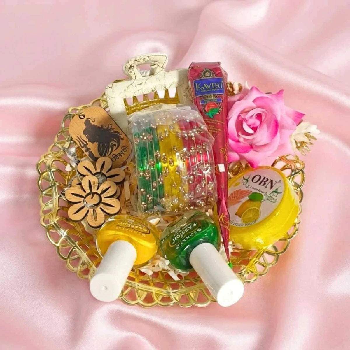 Festive Beauty & Accessories Gift Set - Flowers to Nepal - FTN