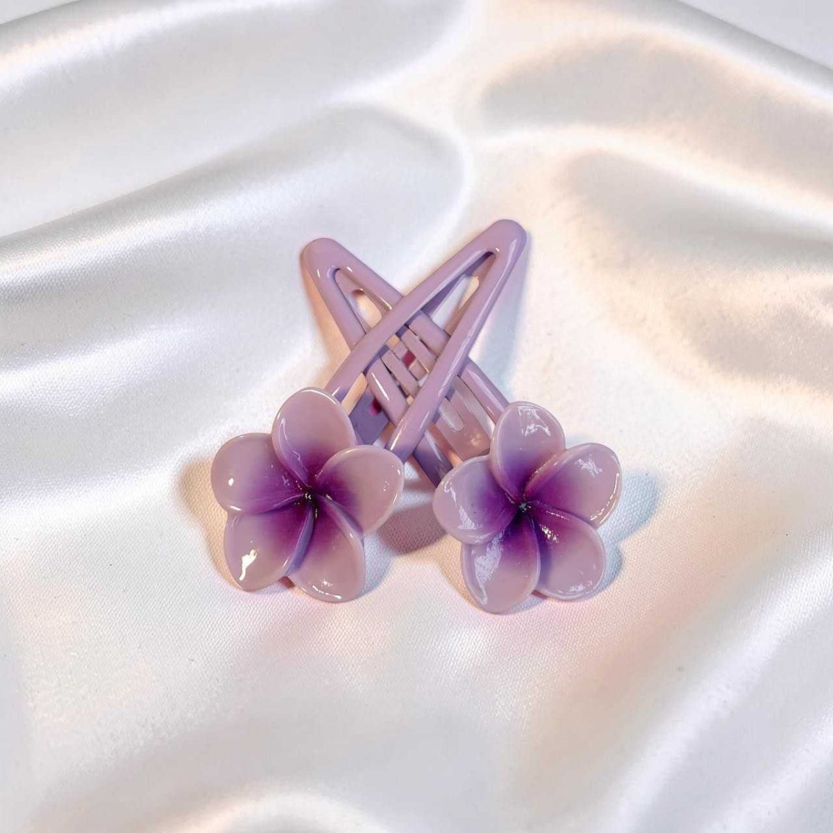 Flowery Hairclip Pair( Color may vary) - Flowers to Nepal - FTN