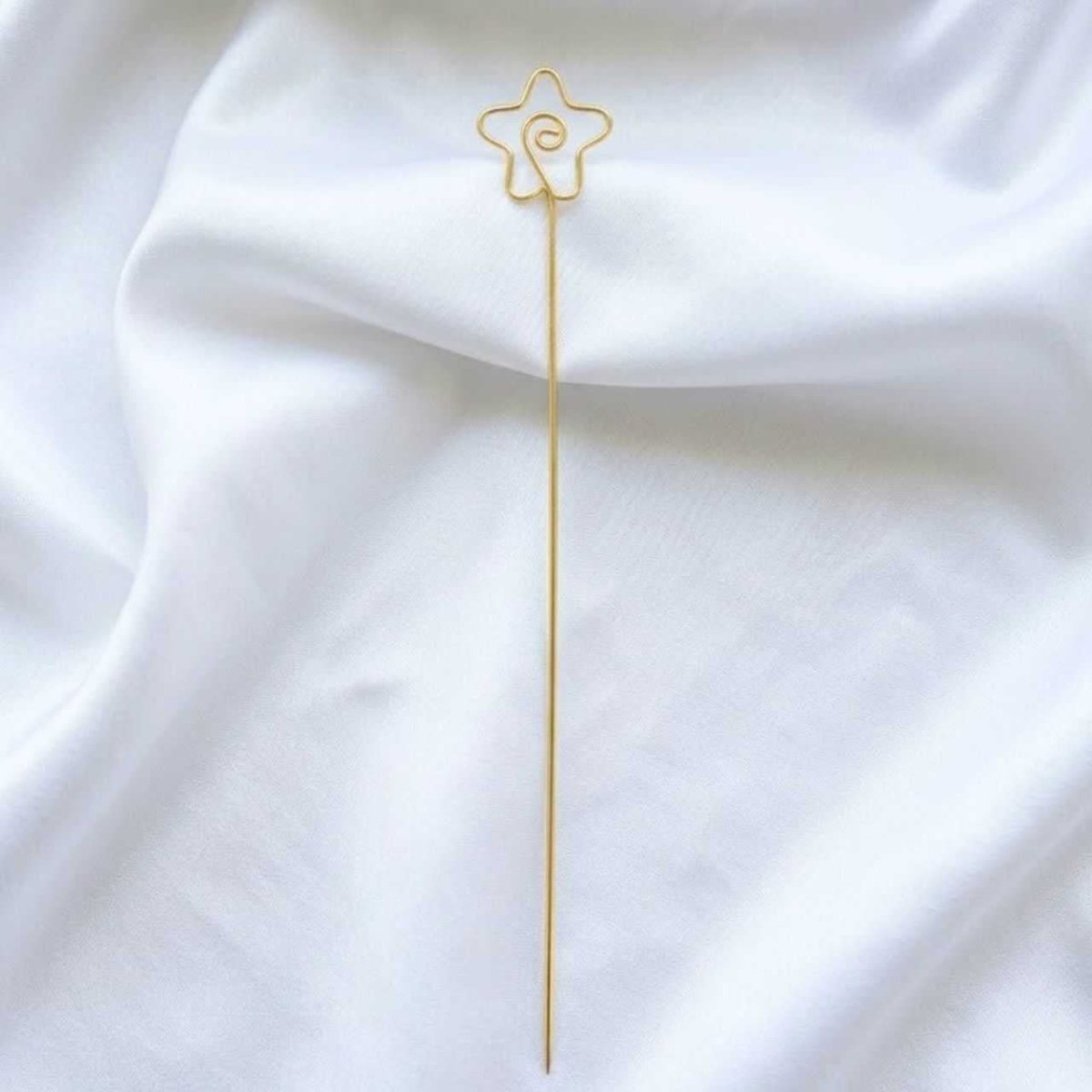 Gold Star Table Card Holder (Card Is Not Included) - Flowers to Nepal - FTN