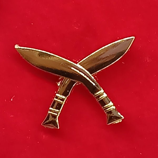 Golden Crossed Khukuri Brooch - Flowers to Nepal - FTN