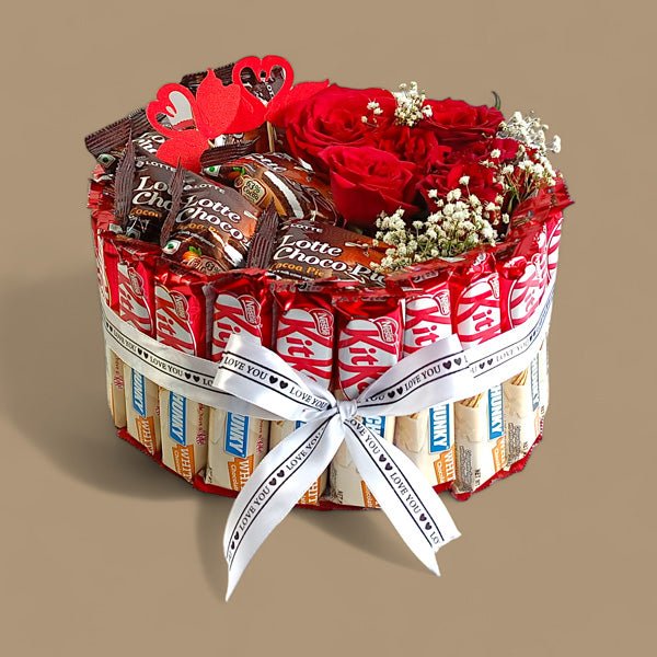Kitkat Chunky Adorn with Roses Decor - Flowers to Nepal - FTN