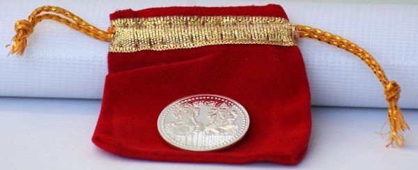 
                  
                    Lord Ganesh Ji & Goddess Laxmi: 20g Silver Coin - Flowers to Nepal - FTN
                  
                