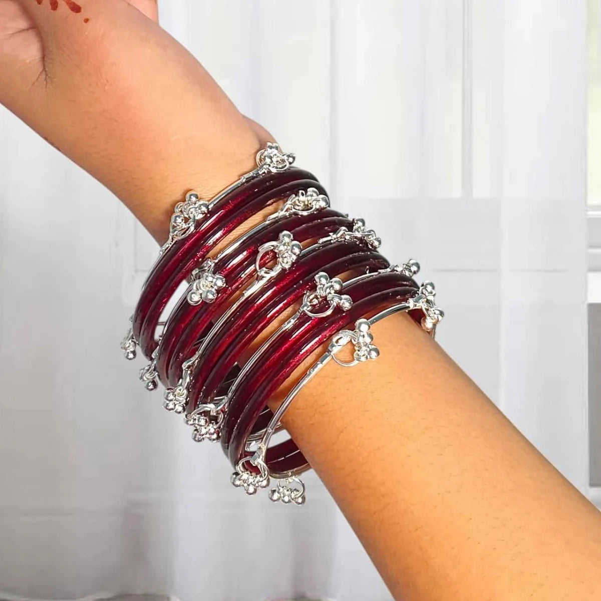 Maroon Shimmer & Silver Jhumka Bangles Set - Flowers to Nepal - FTN