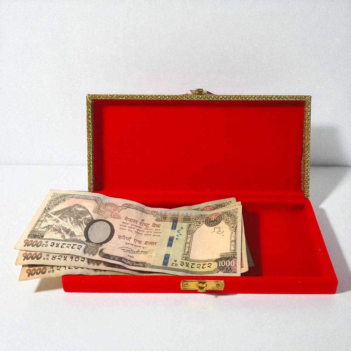 
                  
                    Rs.3000 Cash in Radha Krishna Envelope - Flowers to Nepal - FTN
                  
                