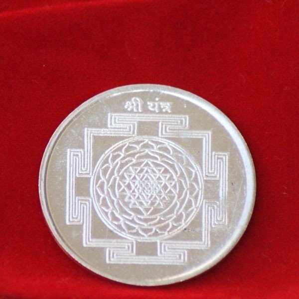 
                  
                    Silver Coin Featuring Lord Ganesh Ji and Goddess Laxmi - 10g - Flowers to Nepal - FTN
                  
                