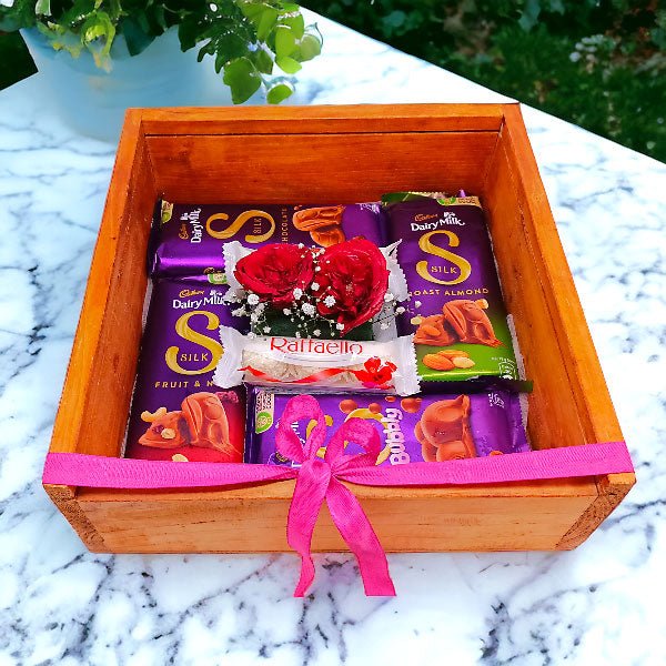 Chocolates With Red Roses Combo In Box - Flowers to Nepal - FTN