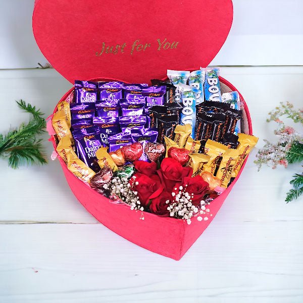 Delightful Chocolates With Roses Combo - Flowers to Nepal - FTN