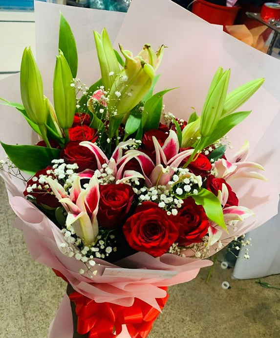 Fresh Red Roses With Lily Bouquet - Flowers to Nepal - FTN