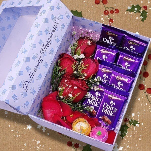 Romantic Box - Candles, Chocolates & Roses - Flowers to Nepal - FTN